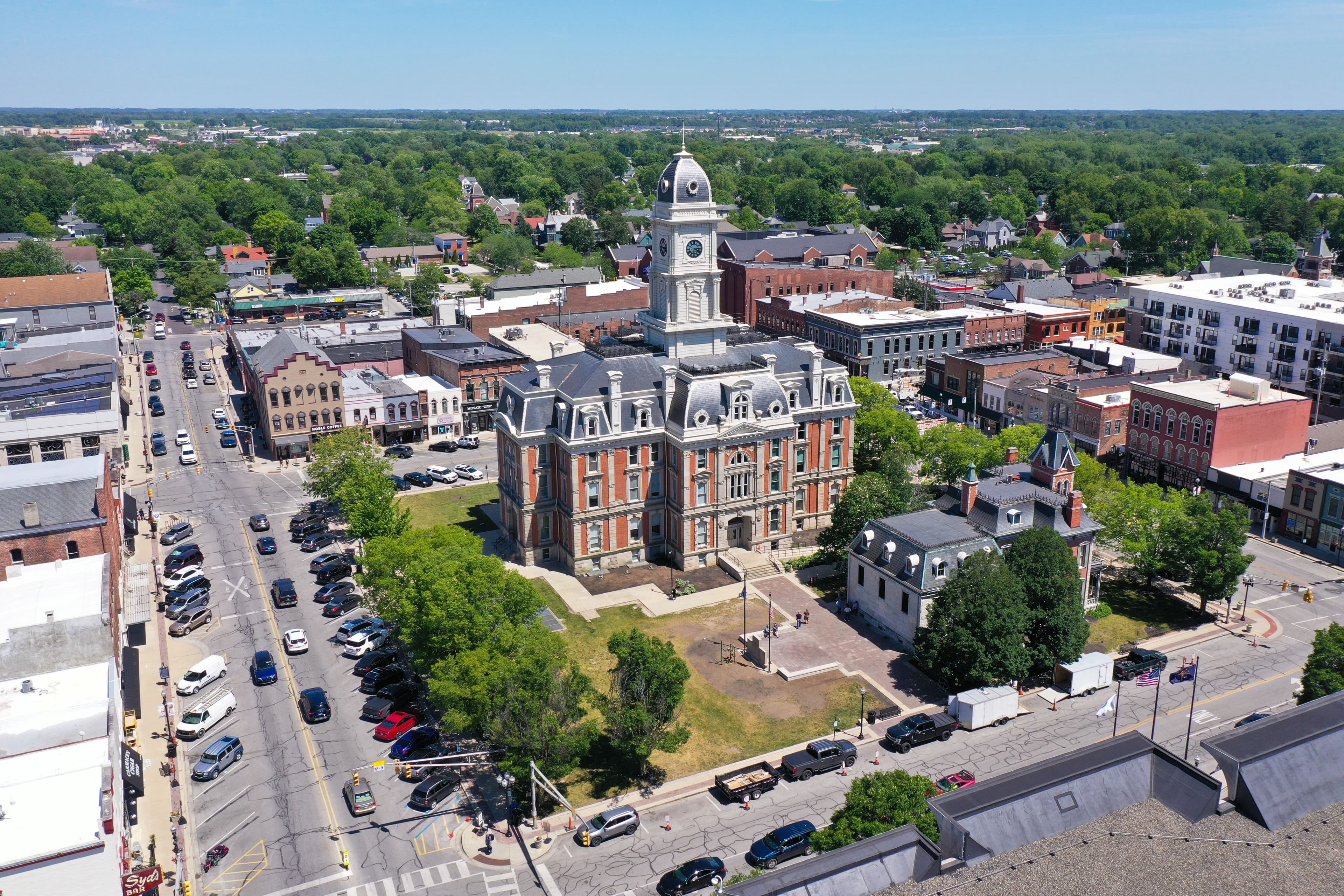Minutes to Downtown Noblesville Square