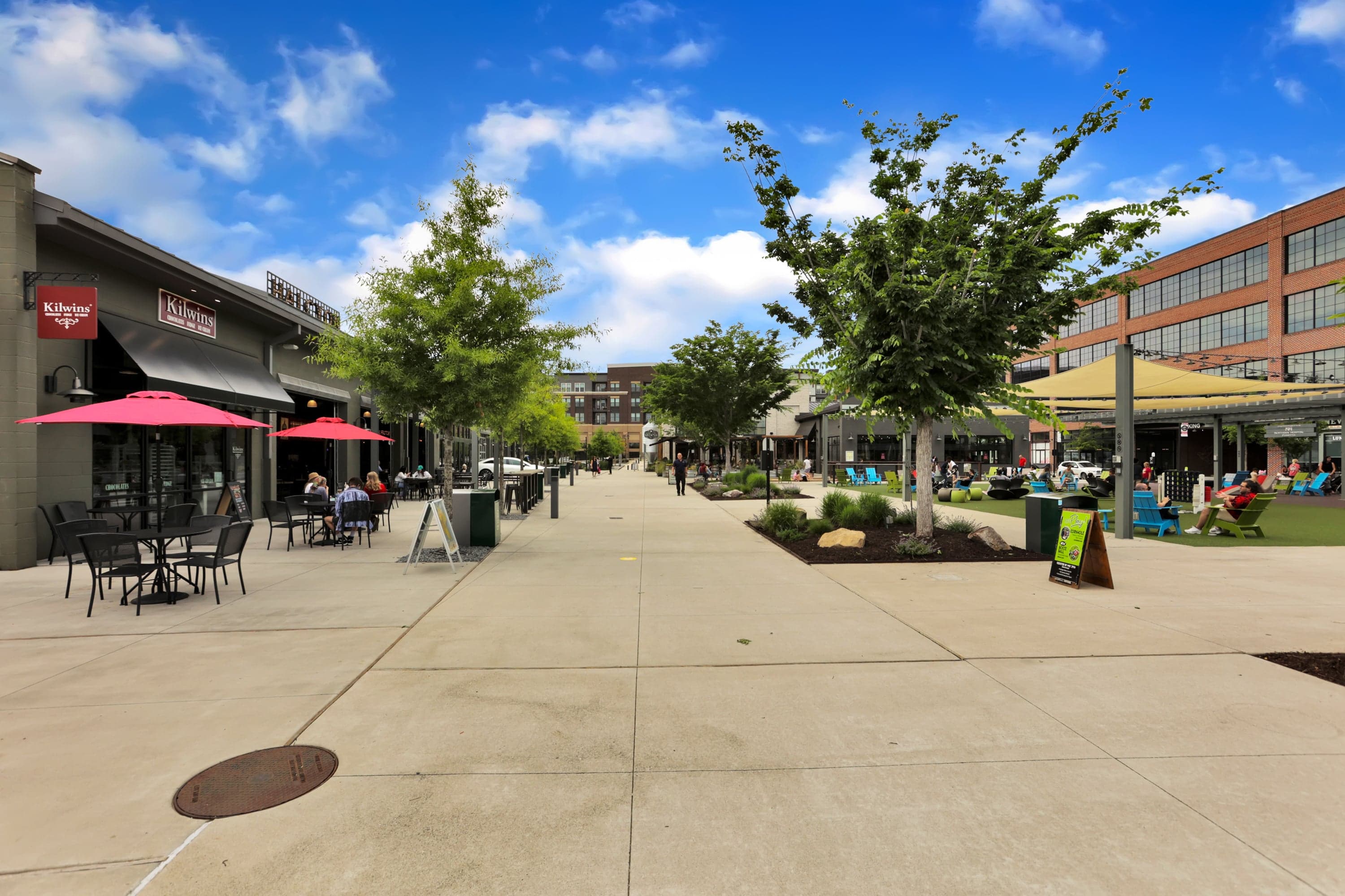 view of outdoor halcyon shopping and dining