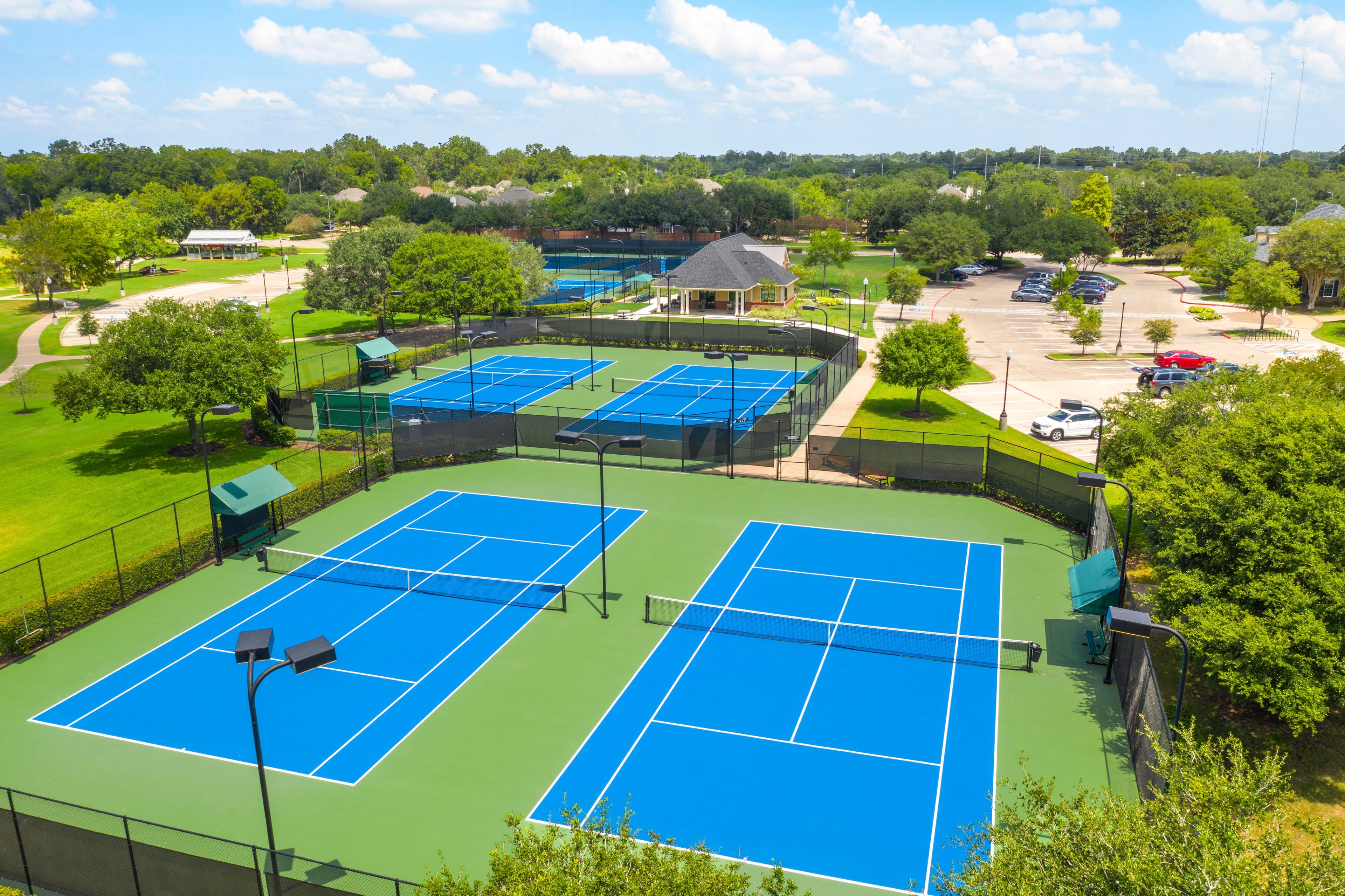 enclosed community tennis courts