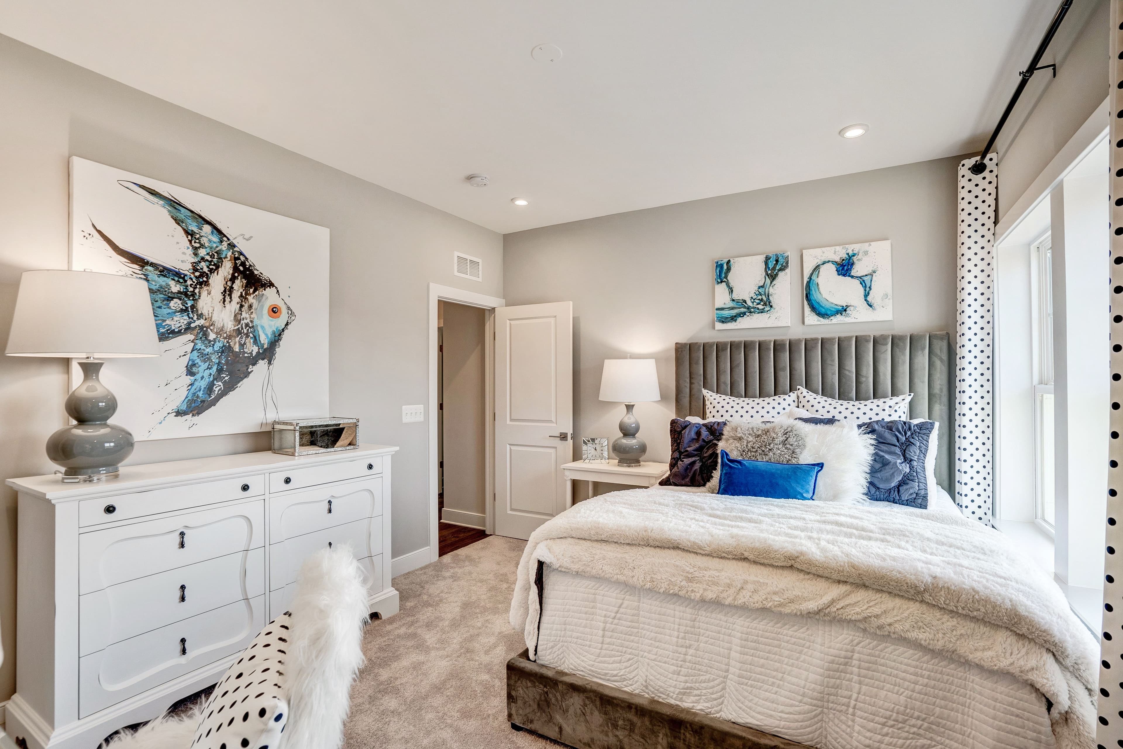 secondary bedroom with carpet