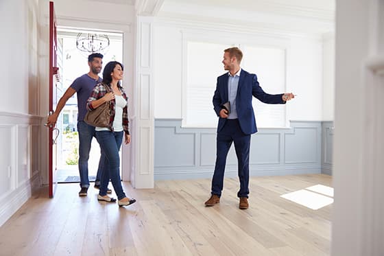 Agent-Broker Landing Page Header mobile 560x373.jpg